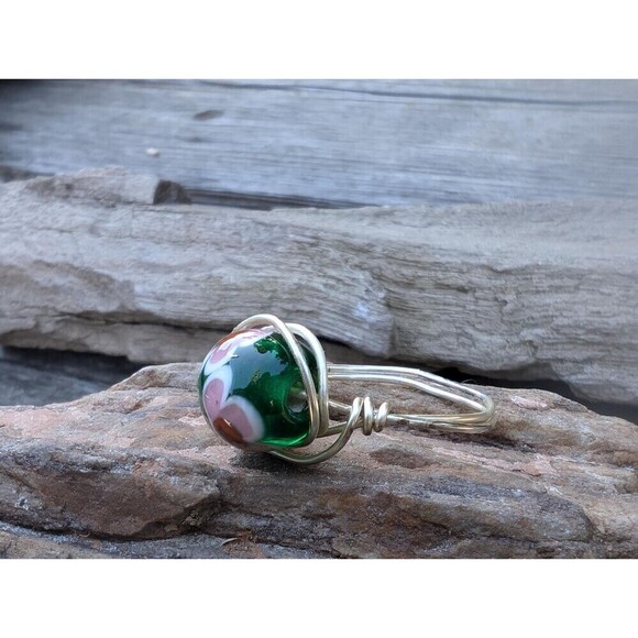 Vintage Flower Glass Ring, Size 10 1/2 Ring - Picture 7 of 10